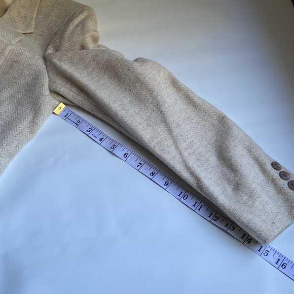 Vintage 100% pure wool Set light beige blazer with matching skirt vintage - Picture 8 of 16